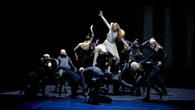 kyiv-modern-ballet-alisa-v-zadzerkalli_712