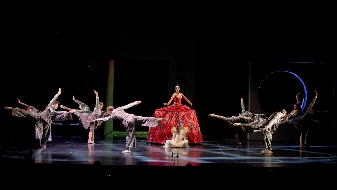 kyiv-modern-ballet-alisa-v-zadzerkalli_646
