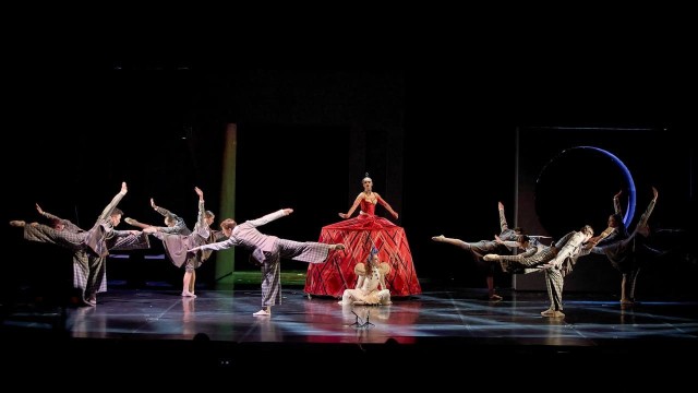 kyiv-modern-ballet-alisa-v-zadzerkalli_646