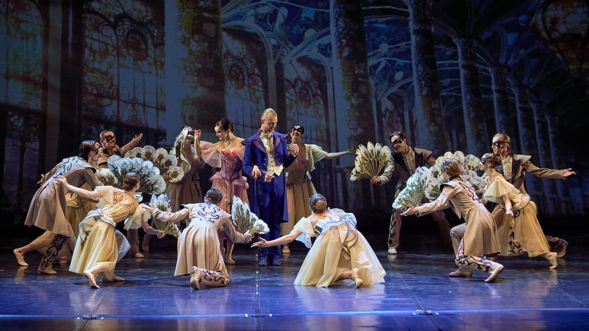 kyiv-modern-ballet-na-prekrasnomu-blakitnomu-dunayi_235