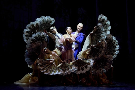 kyiv-modern-ballet-na-prekrasnomu-blakitnomu-dunayi_691