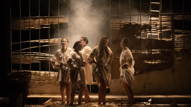 akademicheskii-oblastnoi-muzykalno-dramaticheskmi-teatr-im-nv-gogolja_74