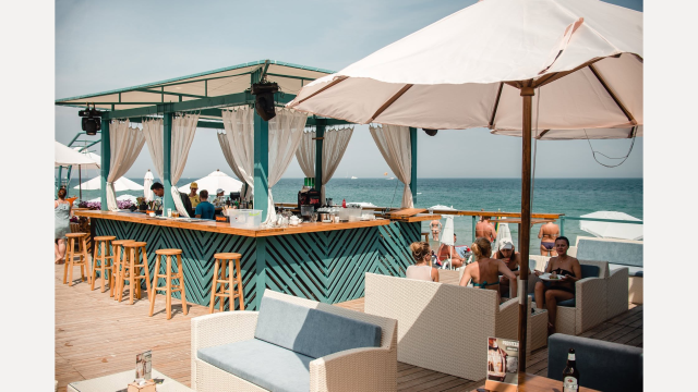 public-beach-club_520