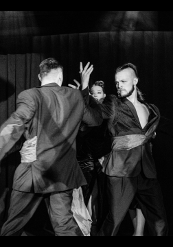 tango-dlja-parizhanki_388