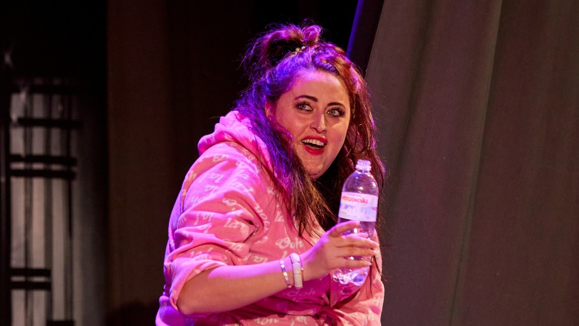 shastja-zavzhdi-poruch-chornii-kvadrat_294